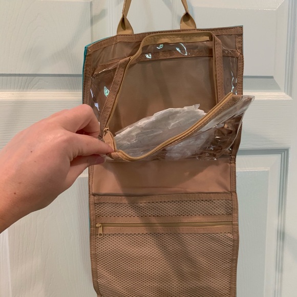 Toiletries travel bag - Picture 5 of 6